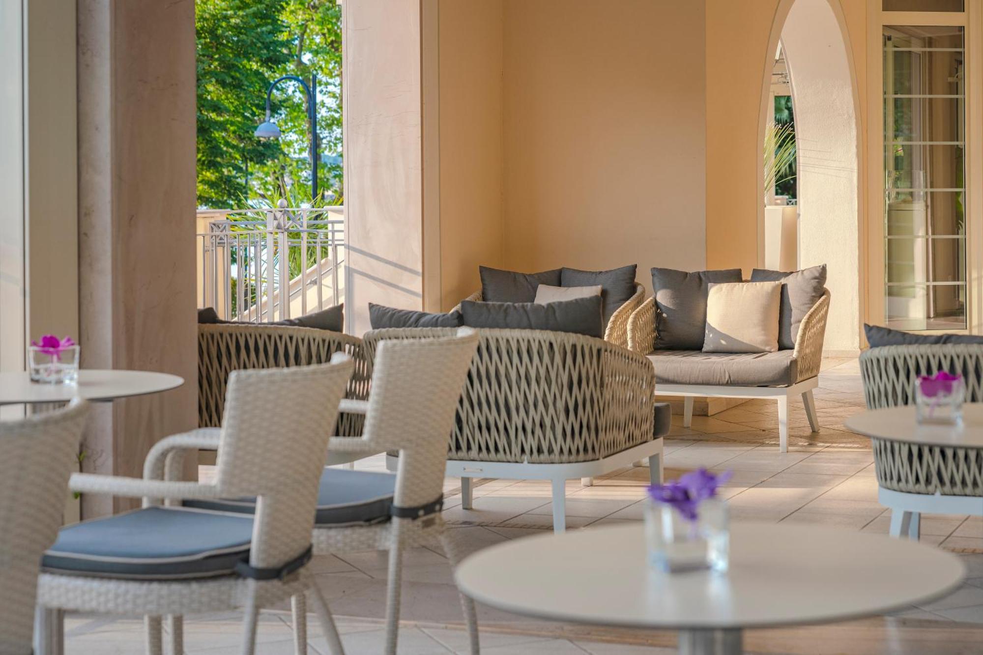 Villa Rosa Hotel Desenzano Desenzano del Garda Ngoại thất bức ảnh