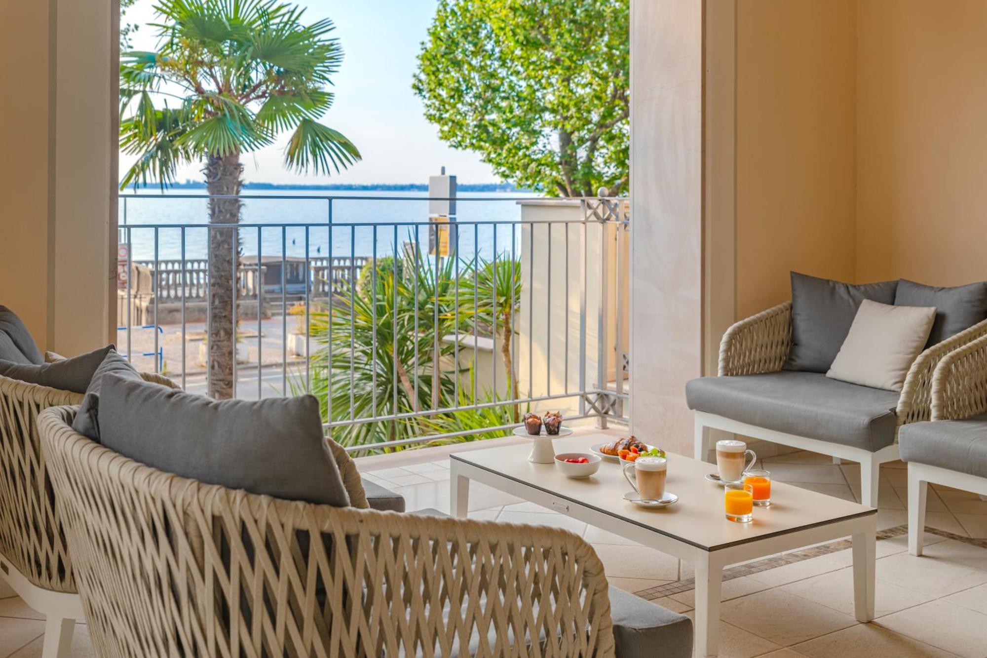 Villa Rosa Hotel Desenzano Desenzano del Garda Ngoại thất bức ảnh