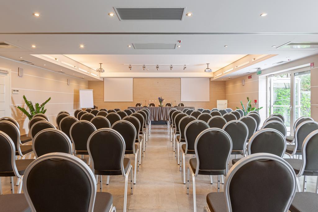 Villa Rosa Hotel Desenzano Desenzano del Garda Ngoại thất bức ảnh